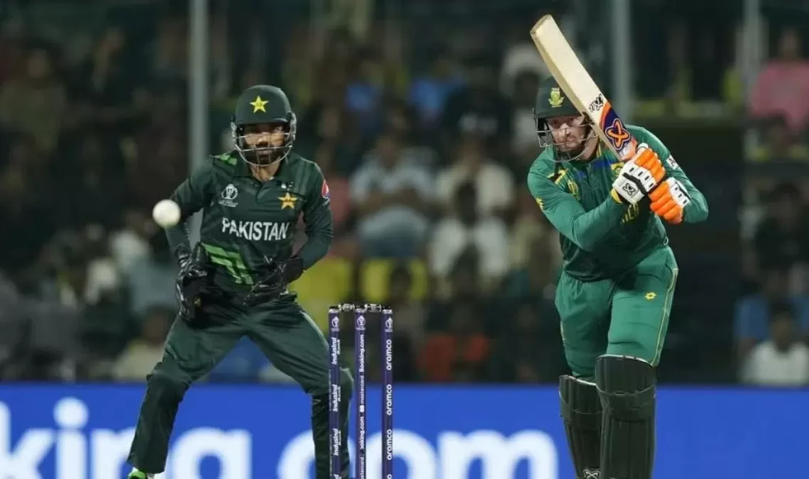 Pakistan beat South Africa by 6 wickets