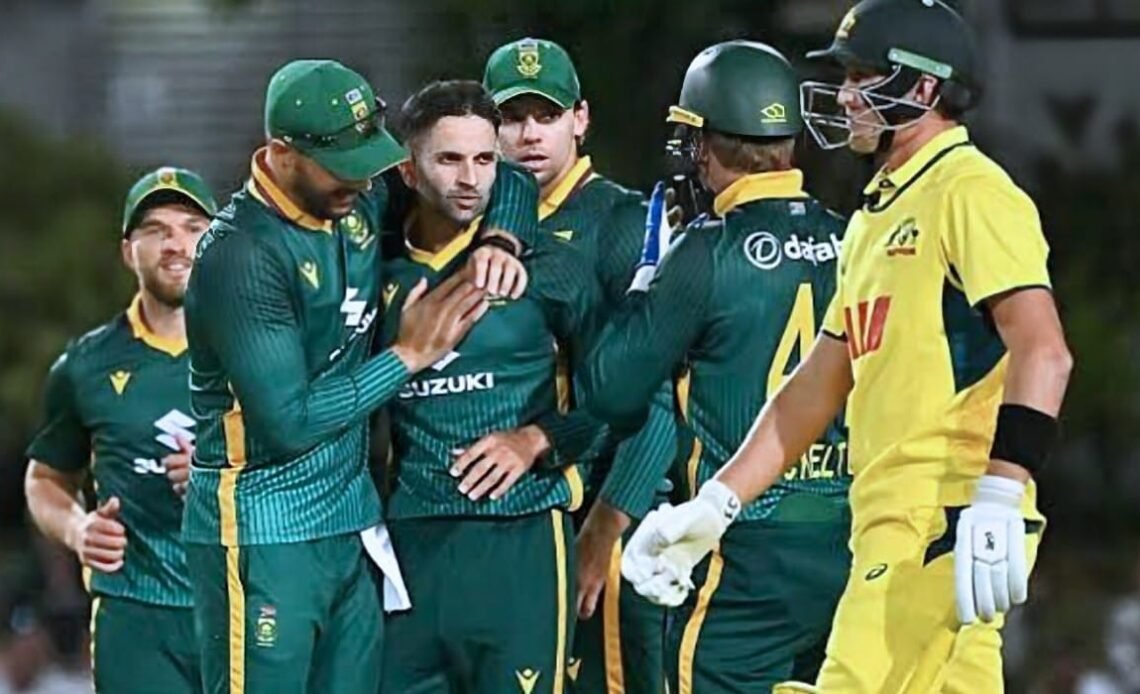 South Africa Beat Australia by 98 Runs in First ODI